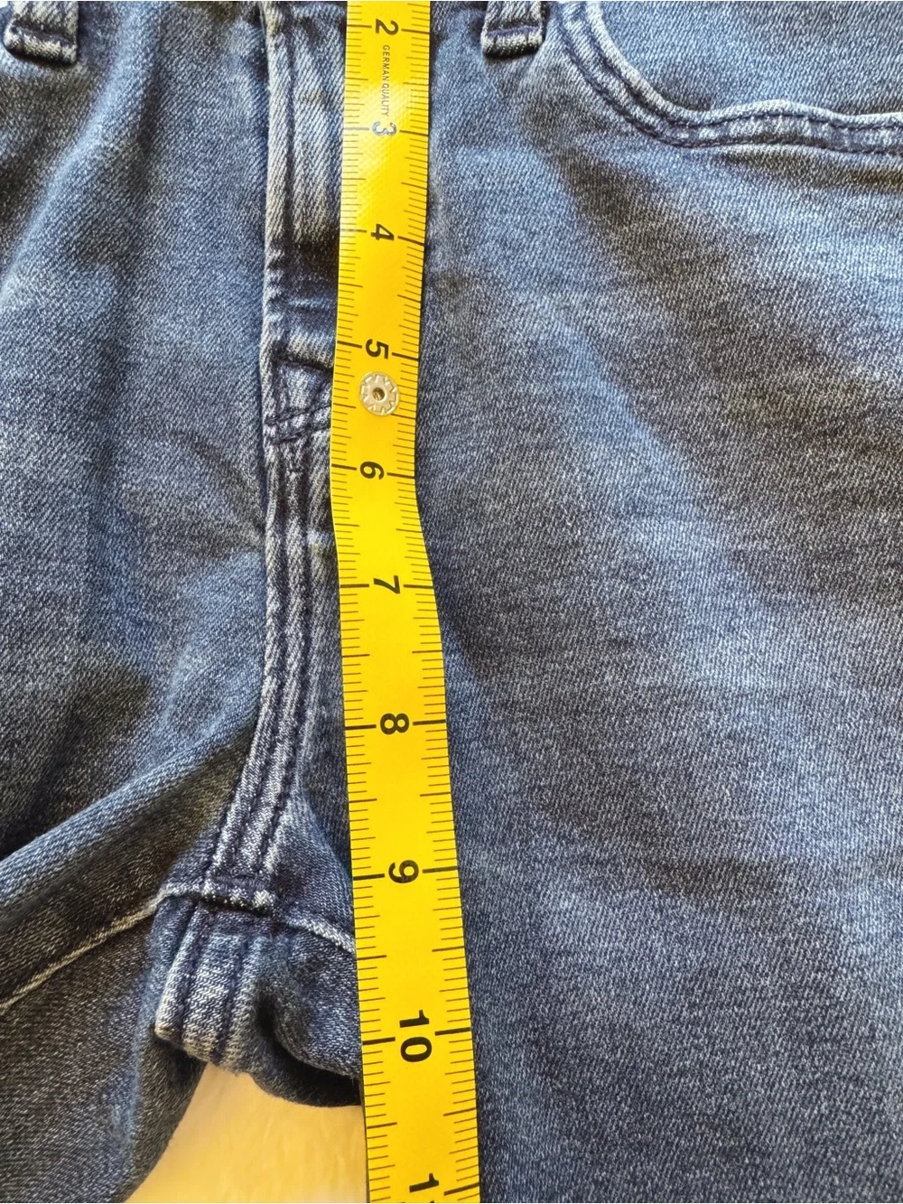 Banana Republic brand banana